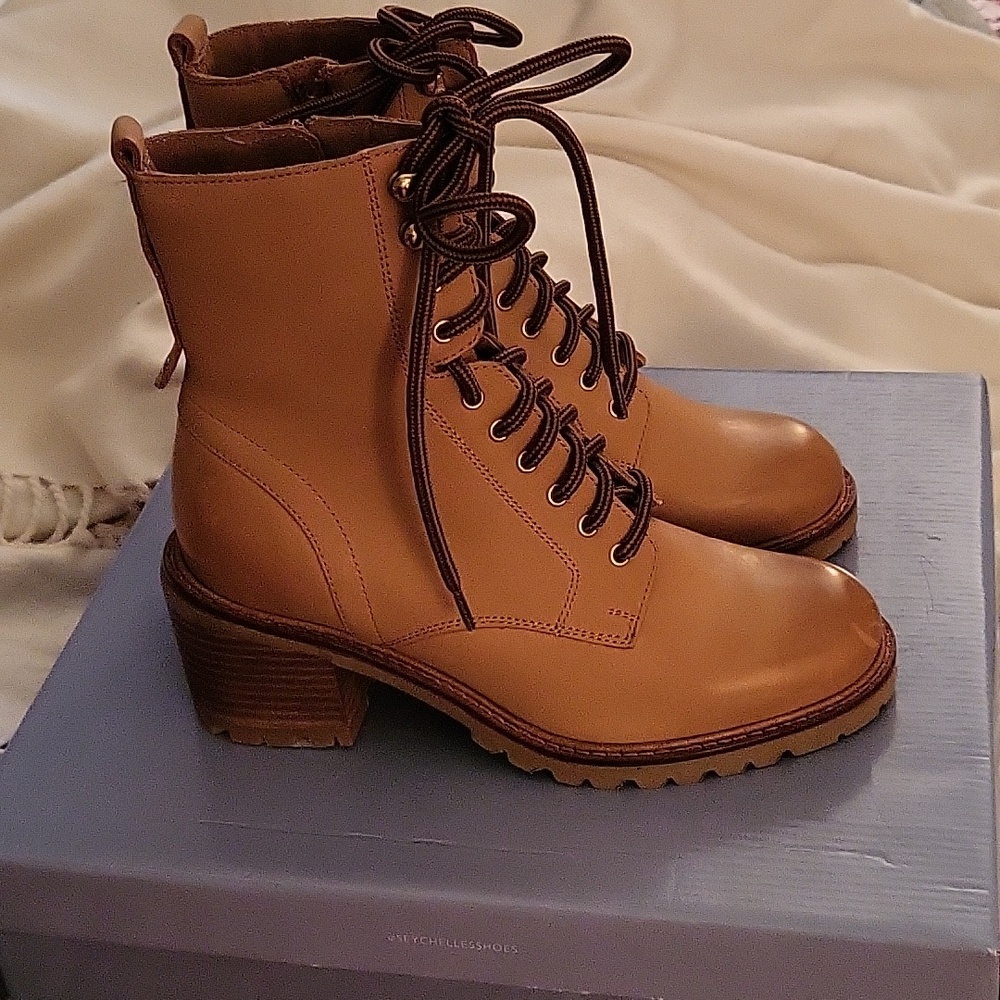NEW Seychelles Irresistible Nubuck Tan boots , size 6